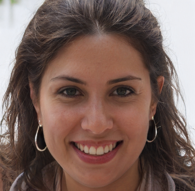<span style="font-size:16px;">نوفا بلاكوود<br> الرئيس التنفيذي تشاترا</span>